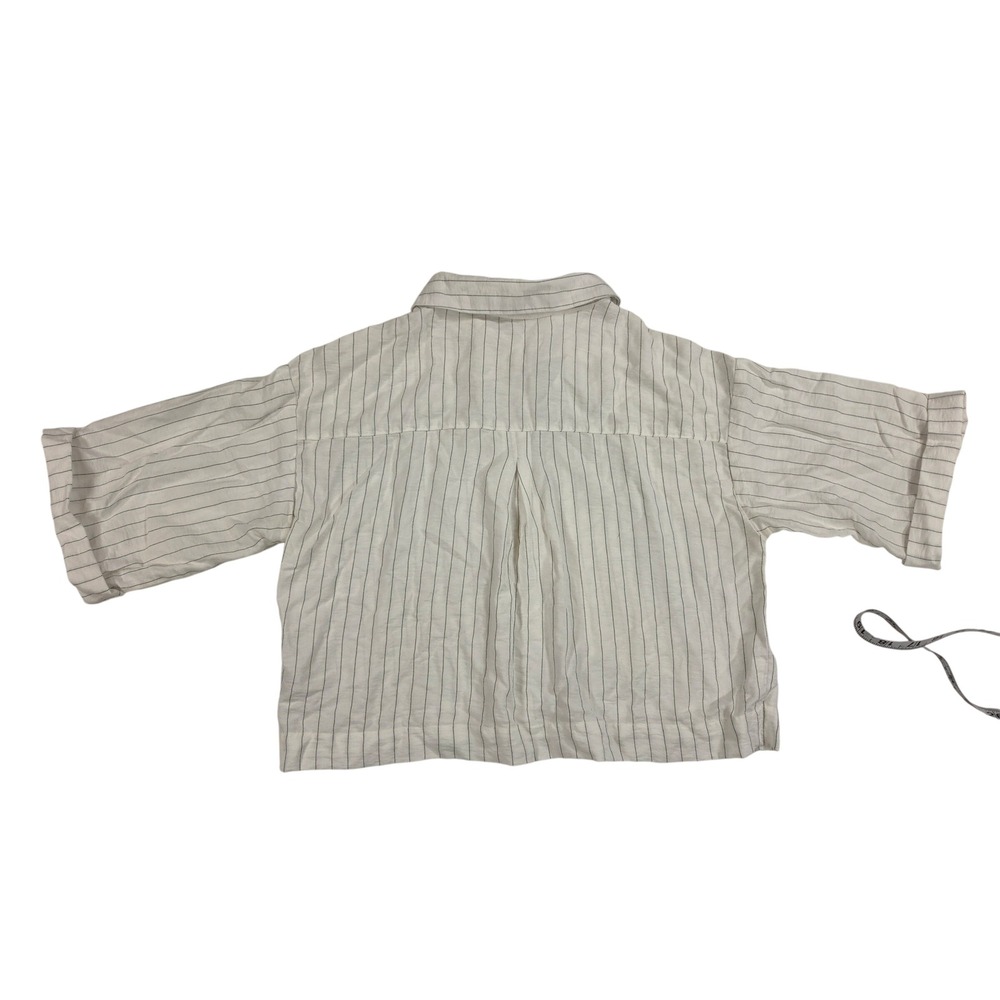 Hunter & Brown Collared 1/2 sleeve cropped button up blouse white pin stripe M
